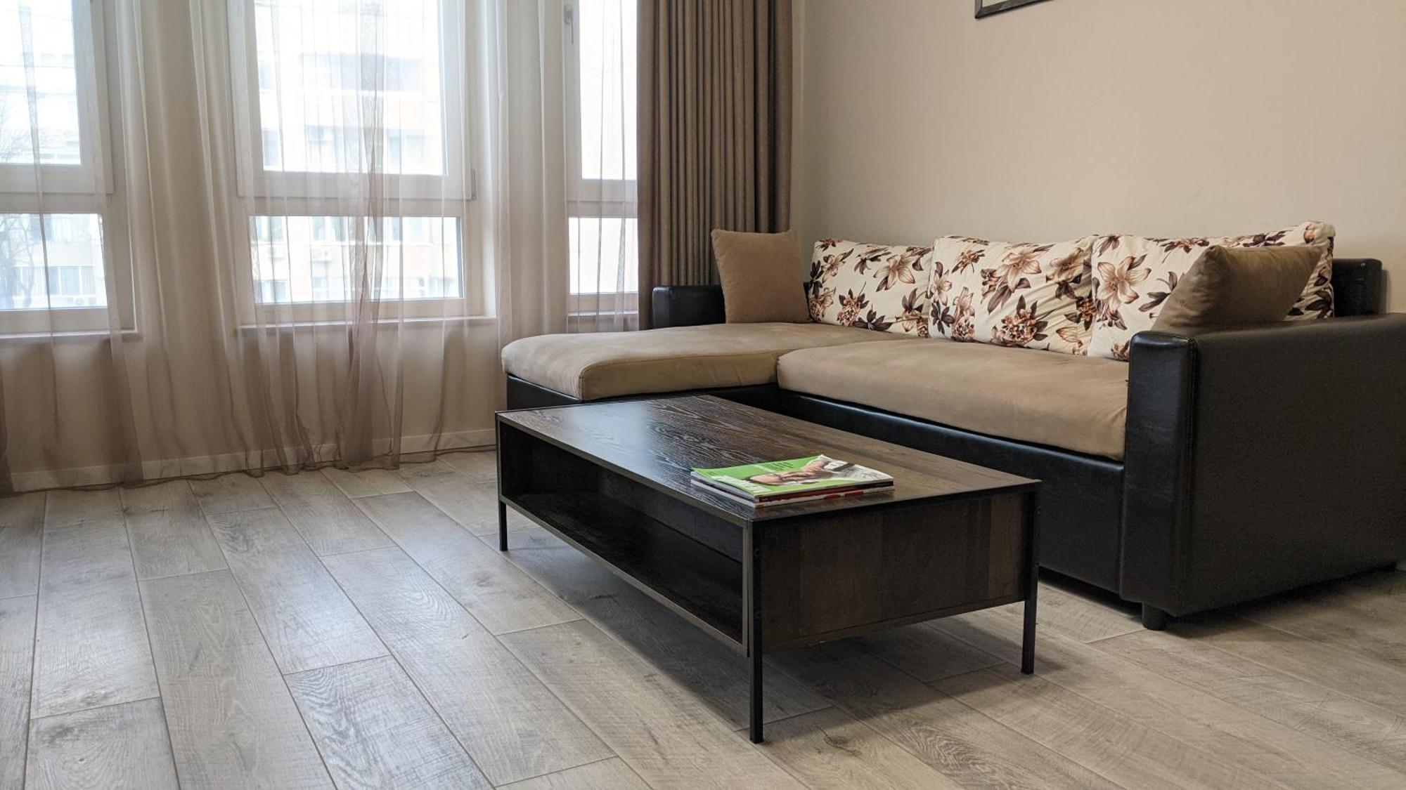 Lux 2 Central Apartment With Garage 플로브디프 외부 사진