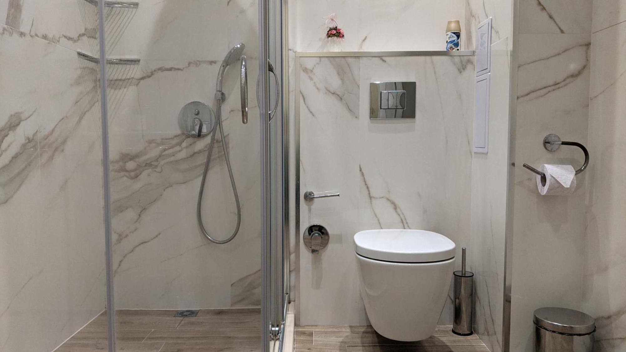 Lux 2 Central Apartment With Garage 플로브디프 외부 사진